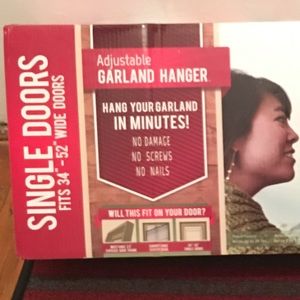 Adjustable Garland Hanger